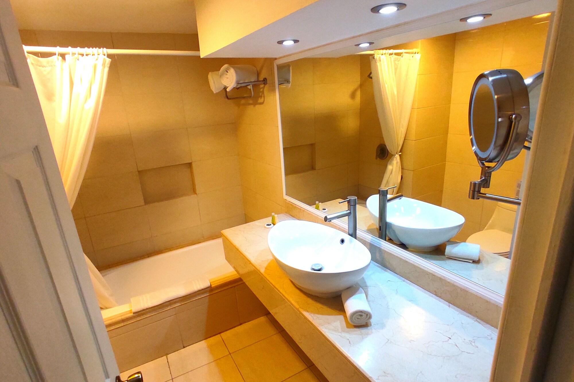 Hotel Real Del Bosque Golf And Spa Тула де Аленде Екстериор снимка